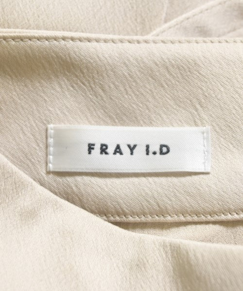 FRAY I.D เสื้อสตรี