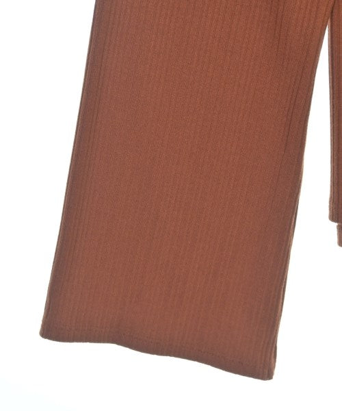 soffitto เสื้อยืด/เสื้อท็อปส์