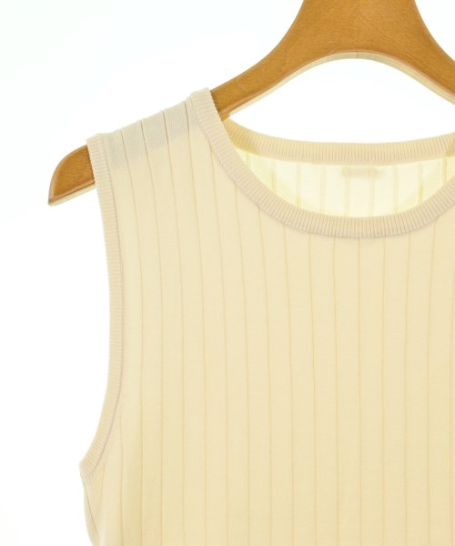 soffitto เสื้อแขนกุด