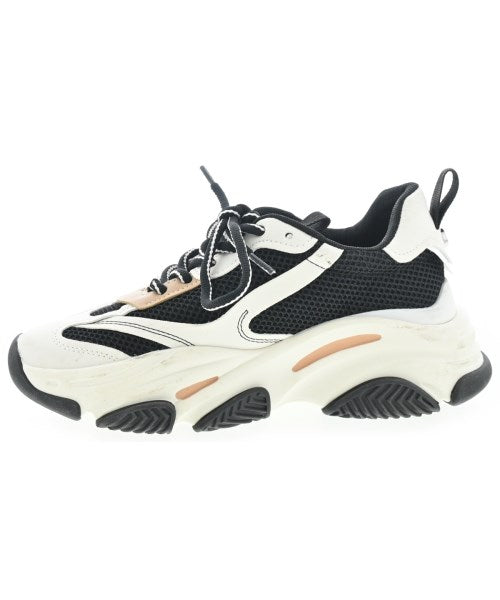 STEVE MADDEN รองเท้าผ้าใบ