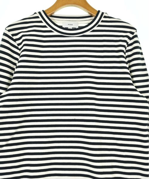 HYKE เสื้อยืด/เสื้อท็อปส์