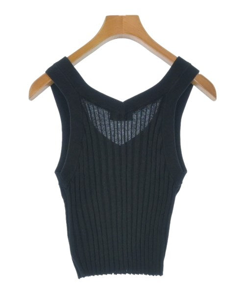 HYKE เสื้อแขนกุด