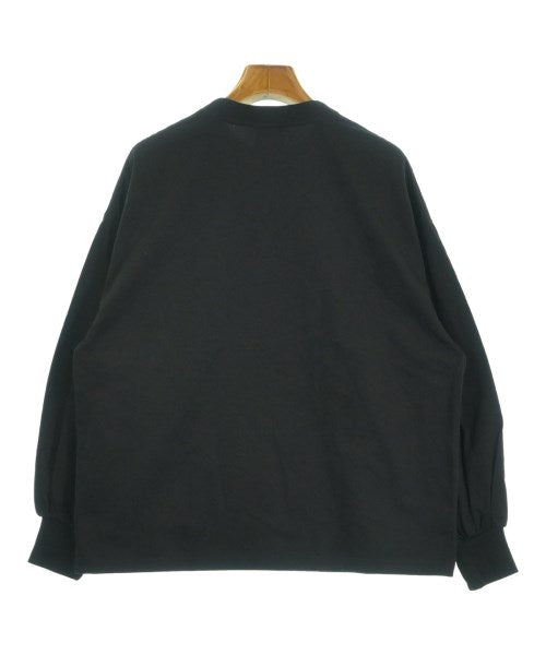 HYKE เสื้อยืด/เสื้อท็อปส์