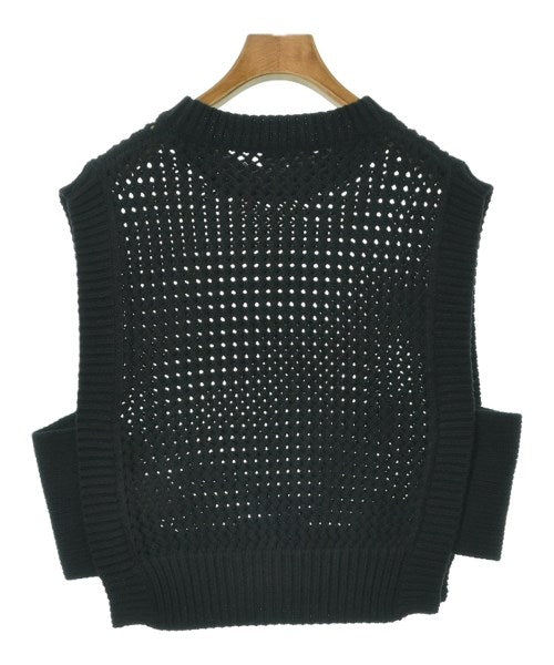 HYKE เสื้อแขนกุด