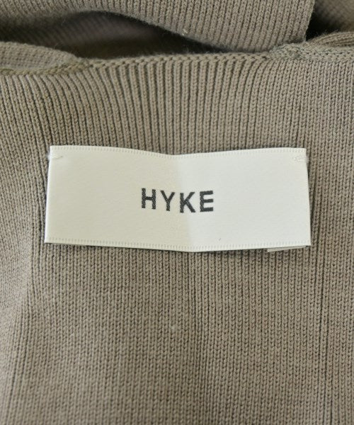 HYKE เสื้อแขนกุด