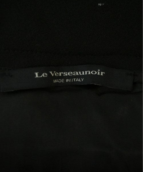 Le Verseaunoir กระโปรงยาวถึงเข่า