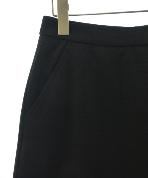 Le Verseaunoir กระโปรงยาวถึงเข่า