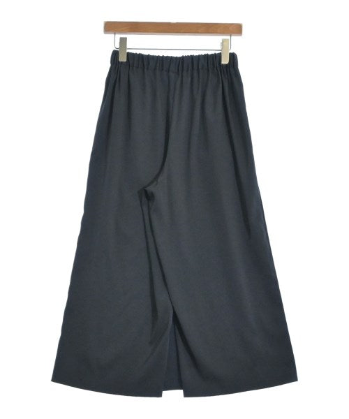 KNOTT กระโปรงยาวถึงเข่า