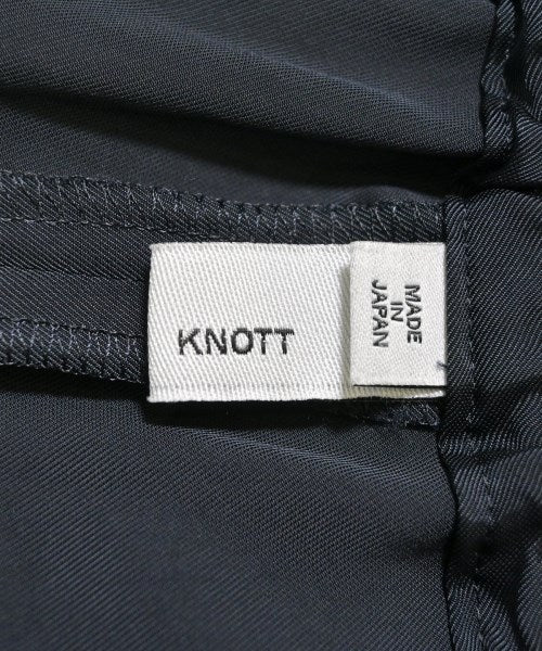 KNOTT กระโปรงยาวถึงเข่า