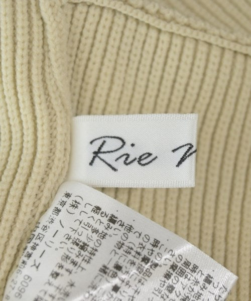 Rie Miller เสื้อแขนกุด