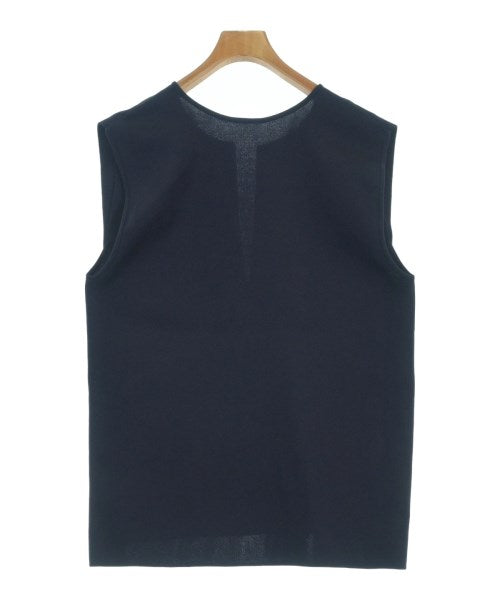 Rie Miller เสื้อแขนกุด