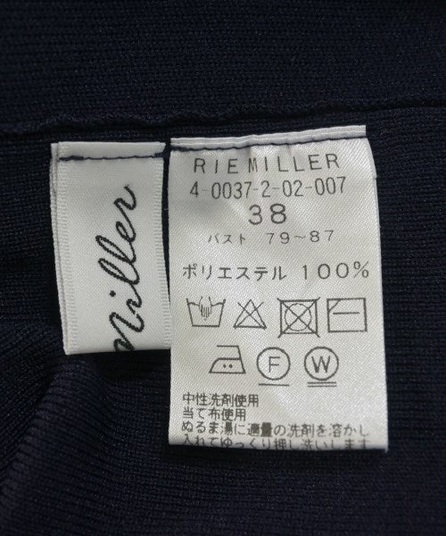 Rie Miller เสื้อแขนกุด