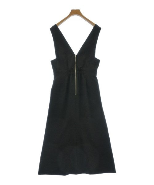 Rirandture ชุดเดรส