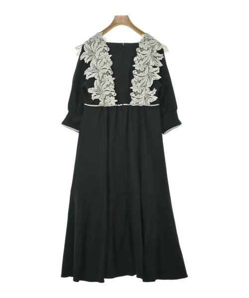 Rirandture ชุดเดรส