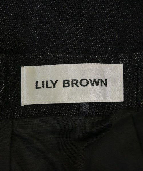 Lily Brown กระโปรงสั้น