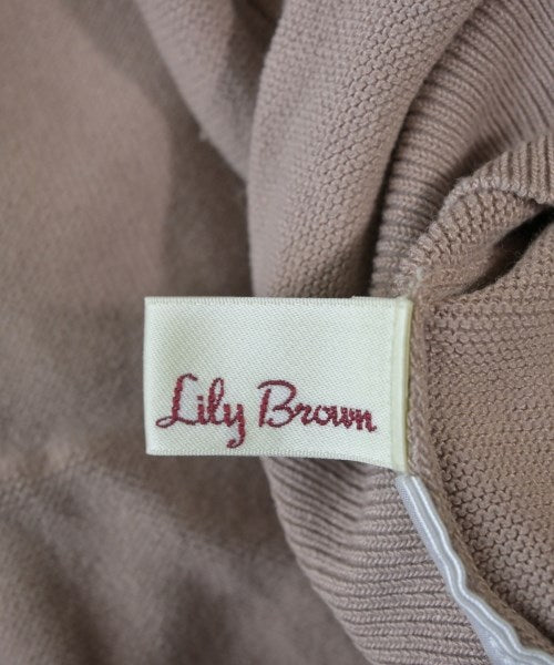 Lily Brown เสื้อยืด/เสื้อท็อปส์