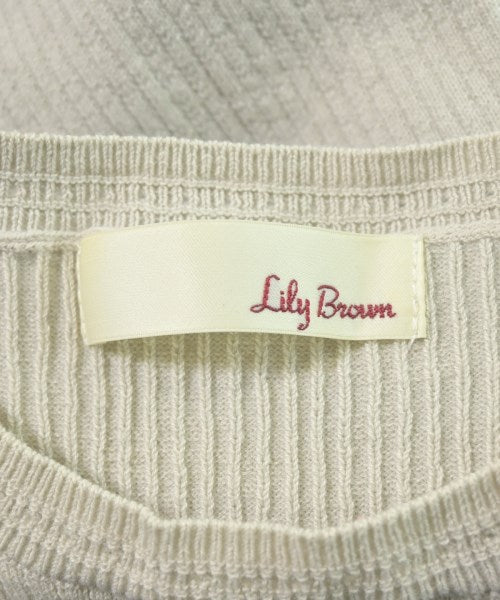 Lily Brown เสื้อยืด/เสื้อท็อปส์