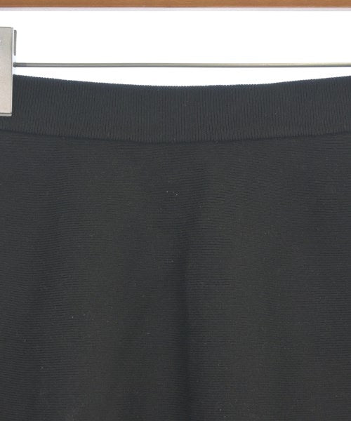 Lily Brown กระโปรงยาวถึงเข่า