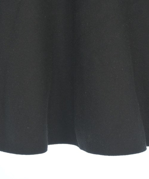 Lily Brown กระโปรงยาวถึงเข่า