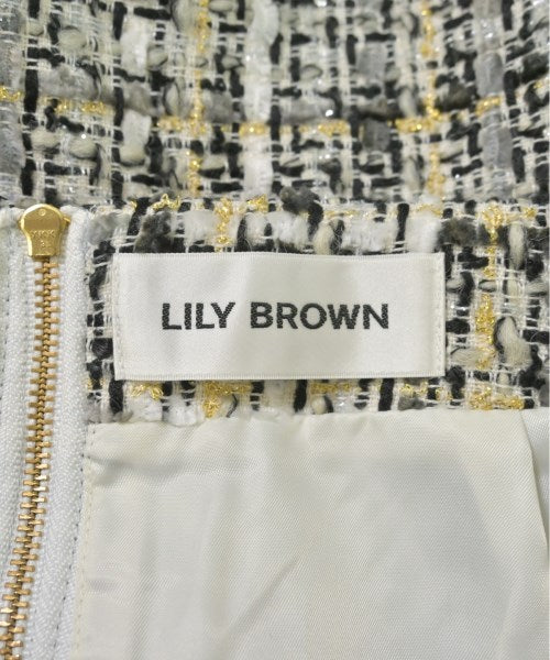 Lily Brown กระโปรงสั้น