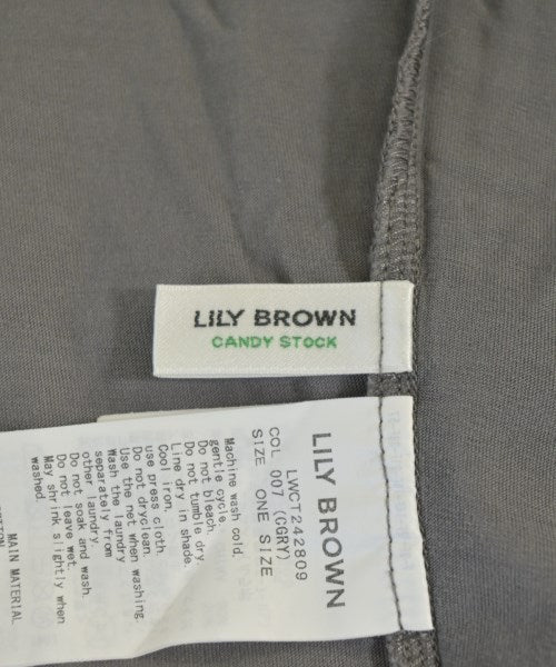 Lily Brown เสื้อยืด/เสื้อท็อปส์
