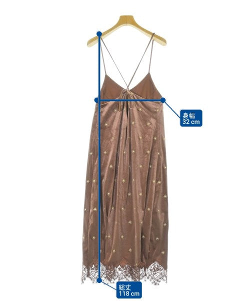 Lily Brown ชุดเดรส