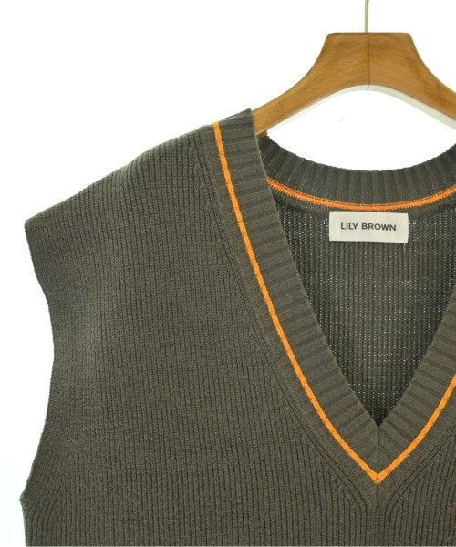 Lily Brown เสื้อกั๊ก