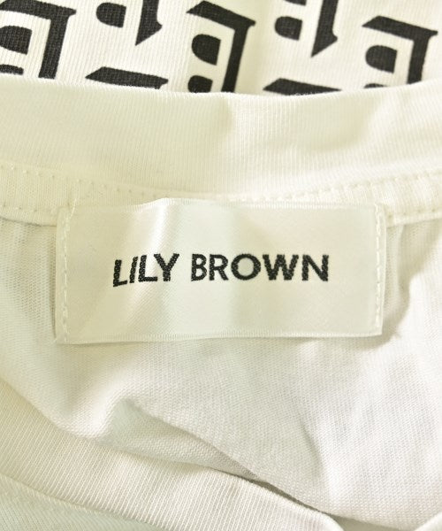 Lily Brown เสื้อยืด/เสื้อท็อปส์