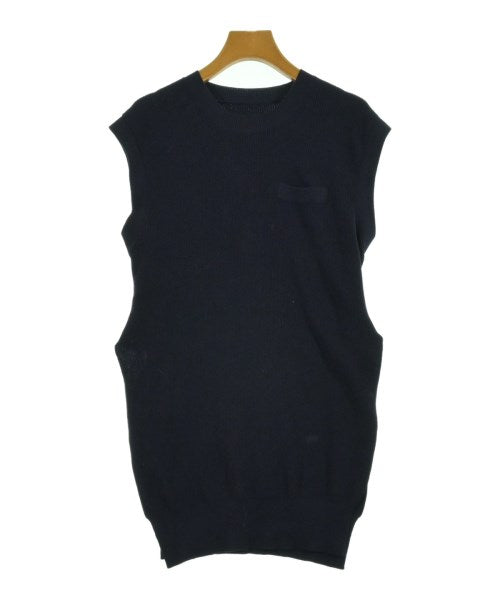 sacai เสื้อแขนกุด
