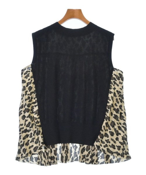 sacai เสื้อแขนกุด