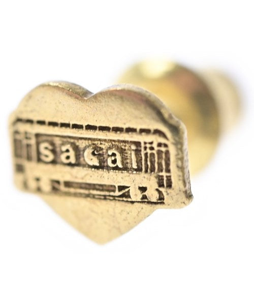 sacai เจาะ
