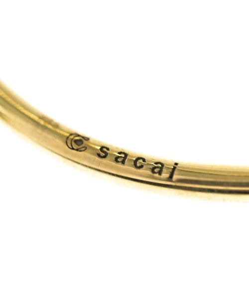 sacai เจาะ