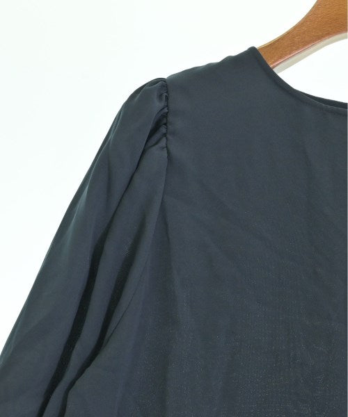 ROSSO เสื้อสตรี