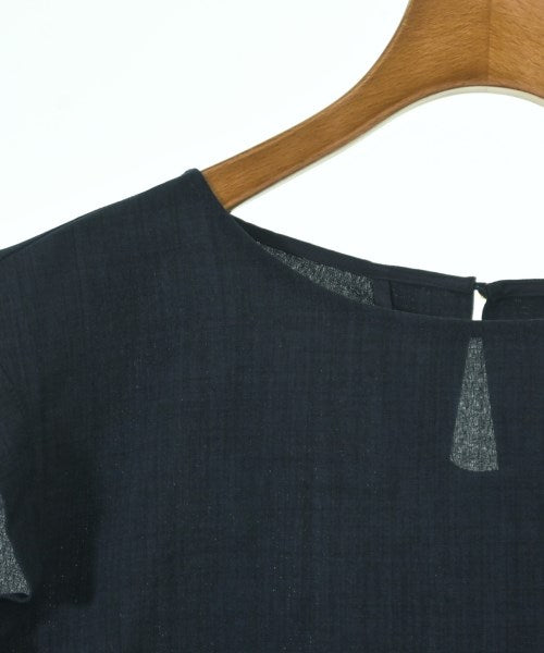 ROSSO เสื้อสตรี