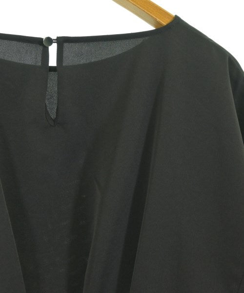 ROSSO เสื้อสตรี