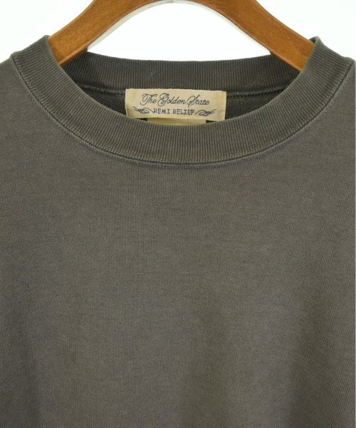 REMI RELIEF เสื้อสเวตเตอร์