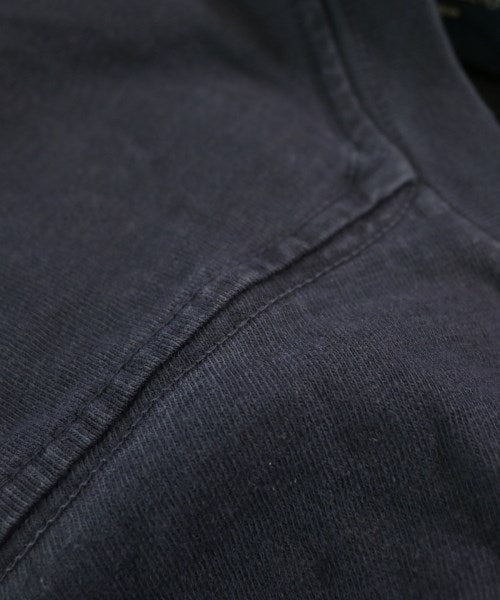 REMI RELIEF เสื้อยืด/เสื้อท็อปส์
