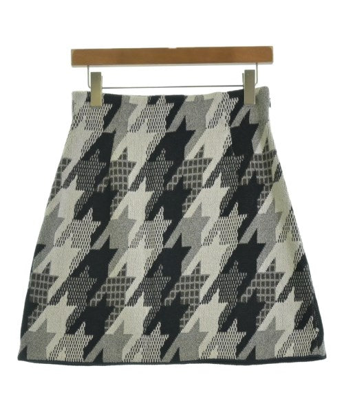 Mame Kurogouchi กระโปรงยาวถึงเข่า