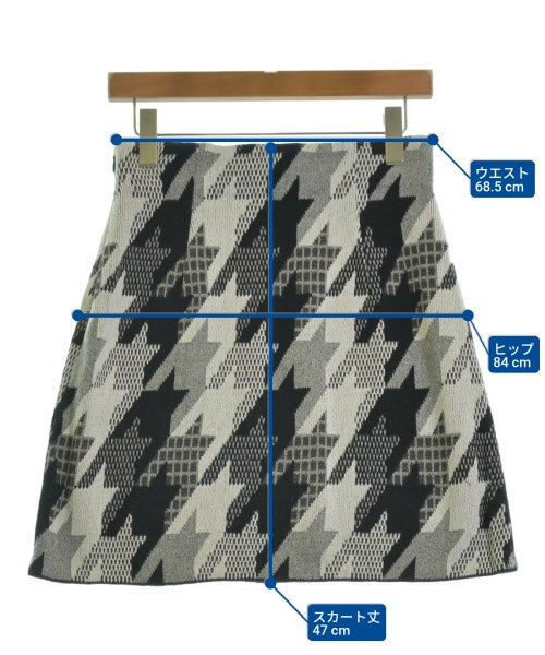 Mame Kurogouchi กระโปรงยาวถึงเข่า