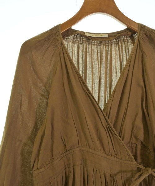 NE QUITTEZ PAS ชุดเดรส