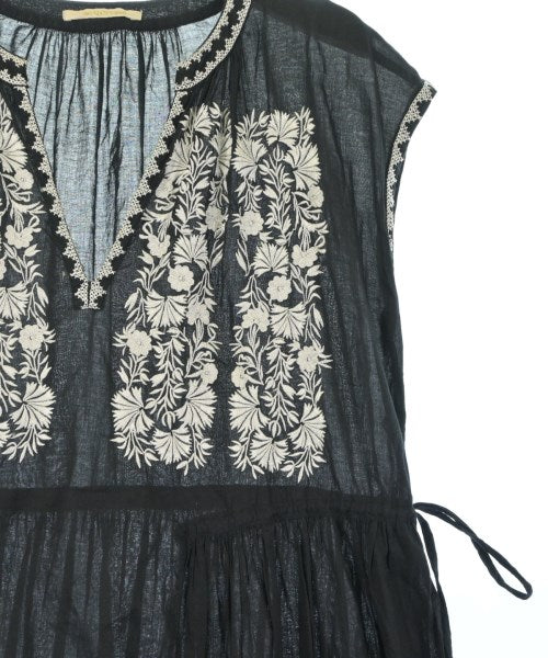 NE QUITTEZ PAS ชุดเดรส