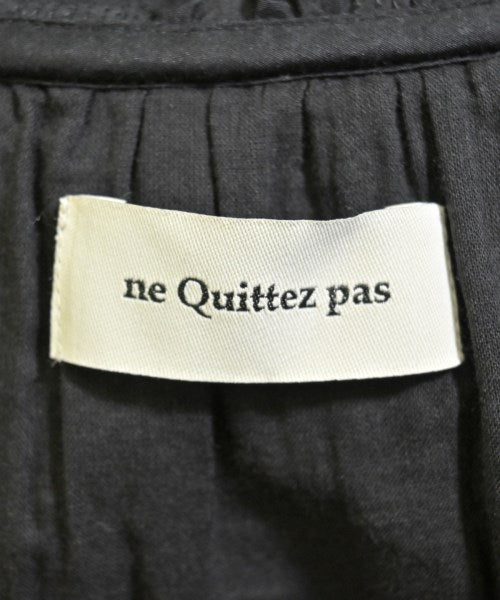 NE QUITTEZ PAS ชุดเดรส