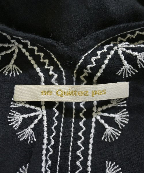 NE QUITTEZ PAS ชุดเดรส