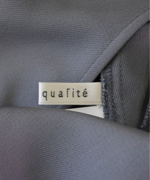 qualite ชุดเอี๊ยม/เสื้อคลุมหลวมๆ/จั๊มสูท
