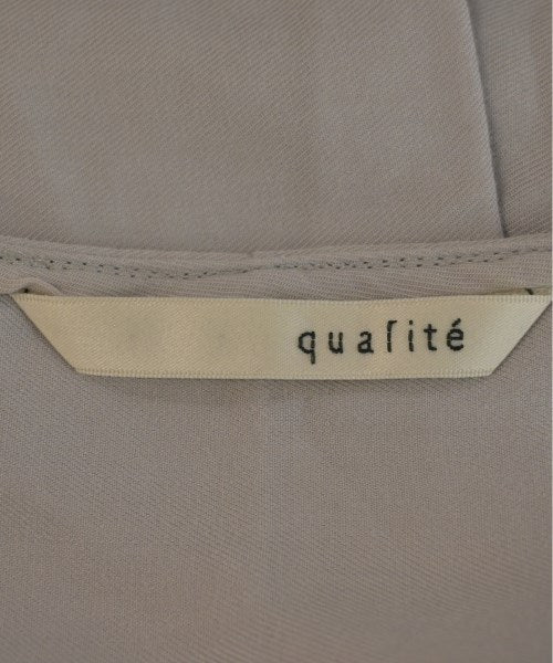 qualite เสื้อลำลอง