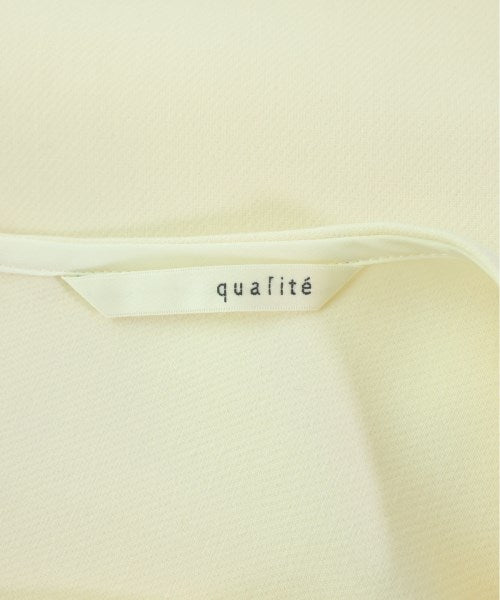 qualite เสื้อสตรี