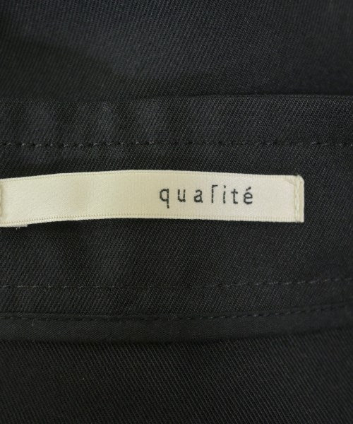 qualite ชุดเอี๊ยม/เสื้อคลุมหลวมๆ/จั๊มสูท