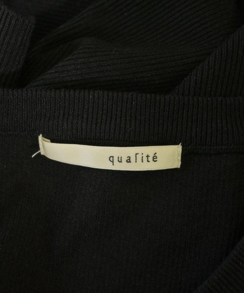 qualite เสื้อยืด/เสื้อท็อปส์