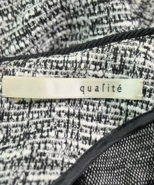 qualite เสื้อสตรี
