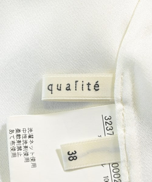 qualite เสื้อสตรี